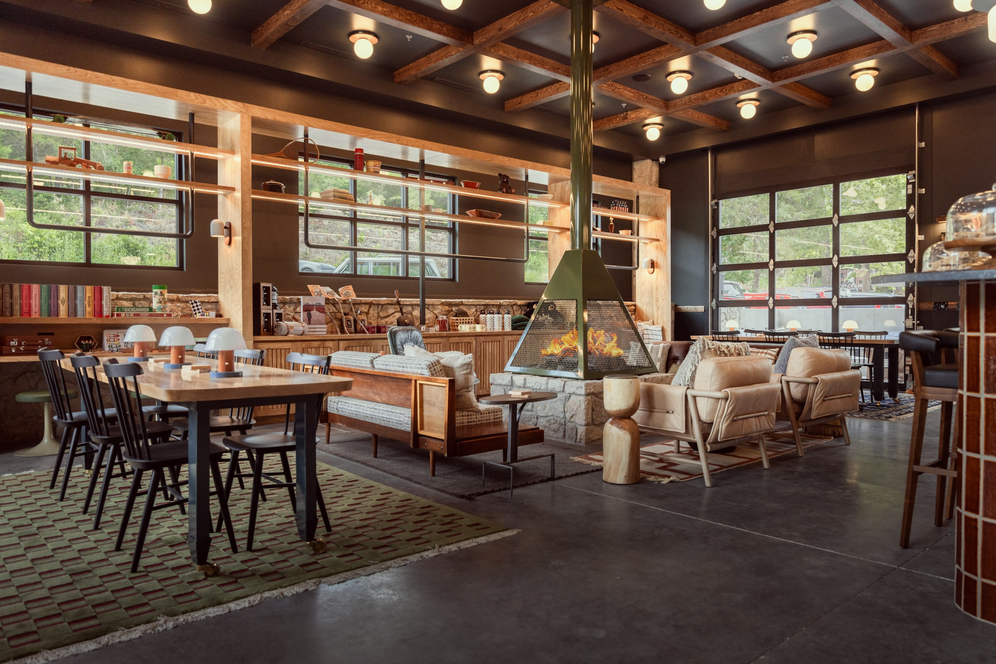 Featured image for “How to Build the Perfect Romantic Fall Getaway in Branson, Missouri”