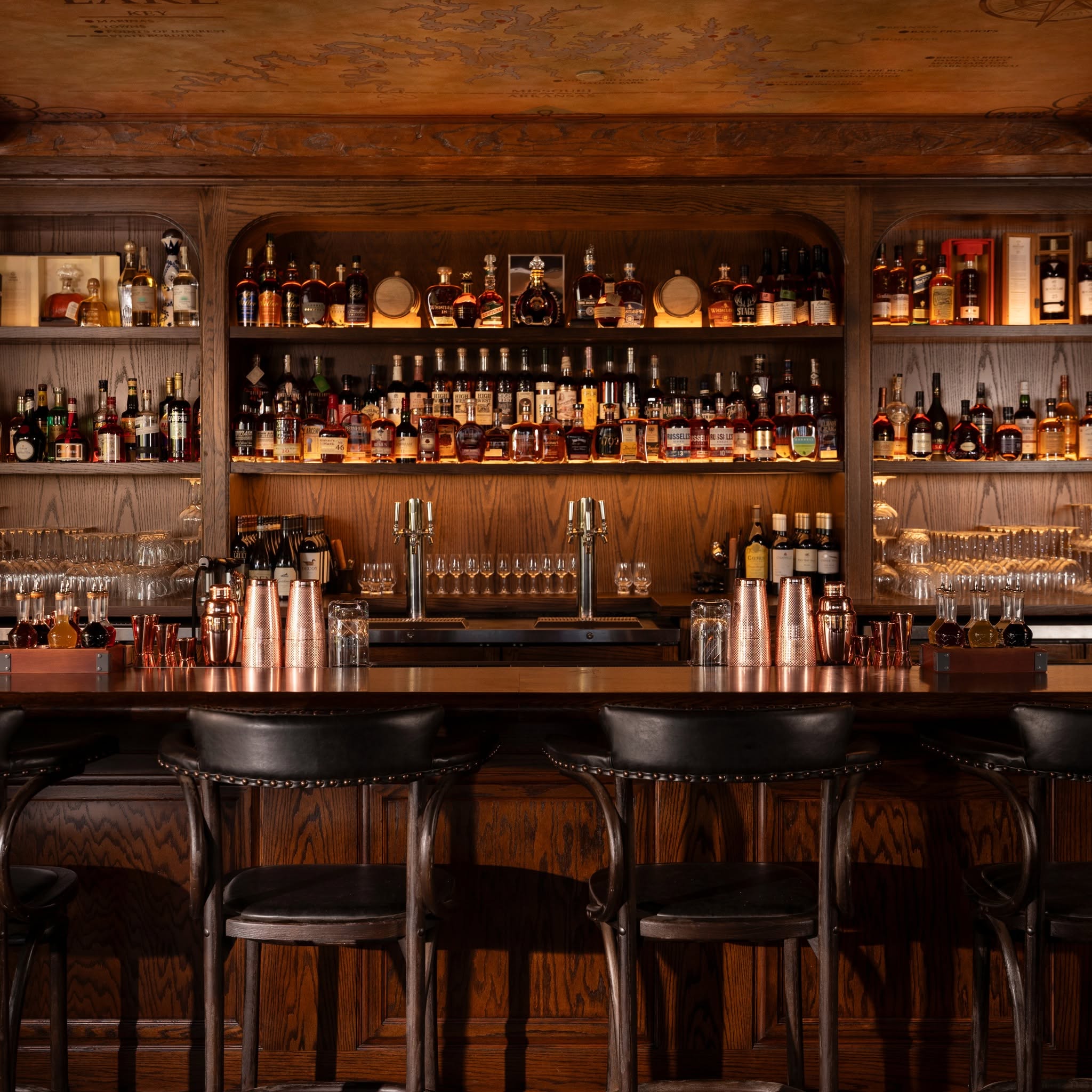 Featured image for “Harry’s Cocktail Lounge & Bar | Big Cedar Lodge”