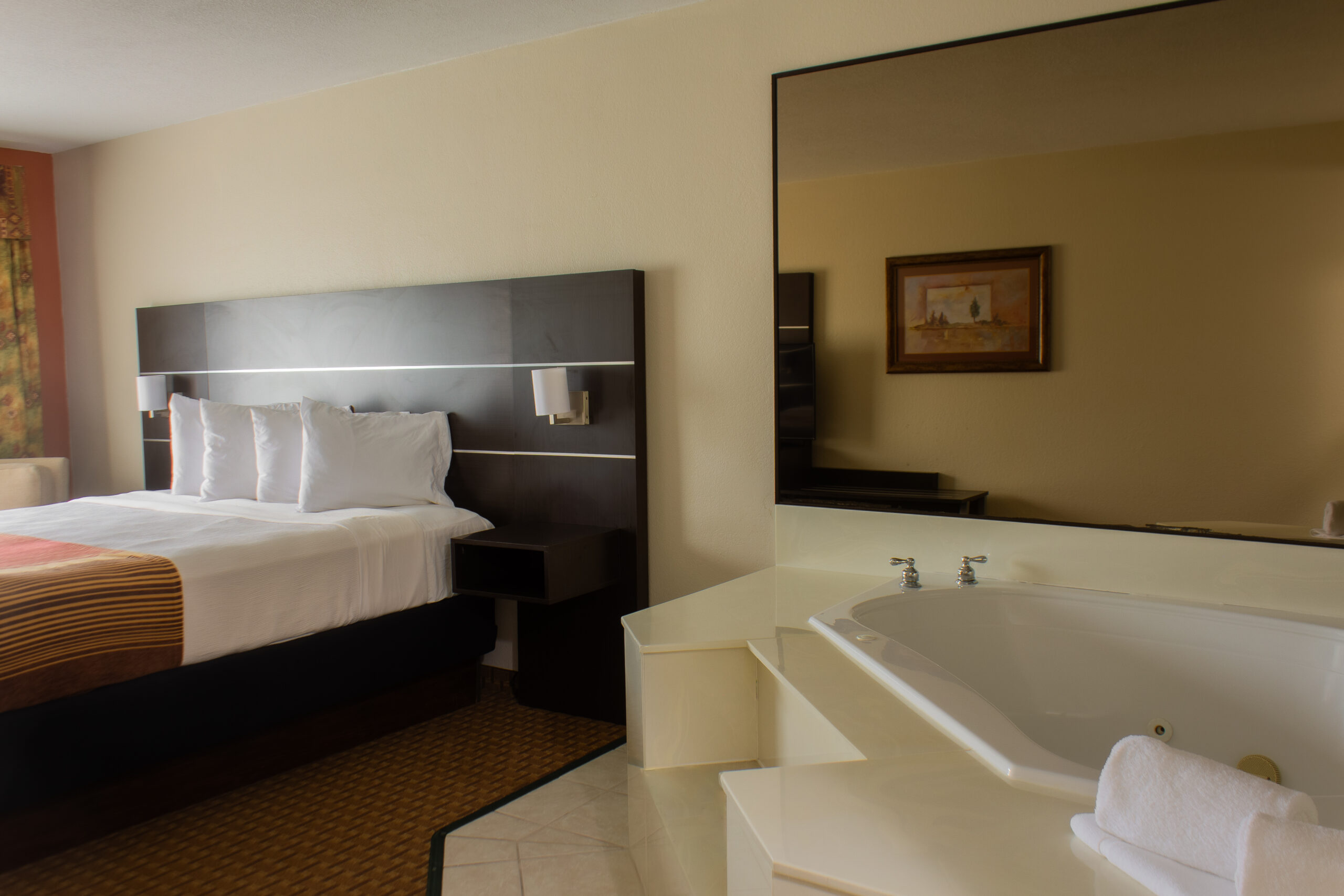Featured image for “Grand Plaza Hotel Branson Review + 10% Discount”