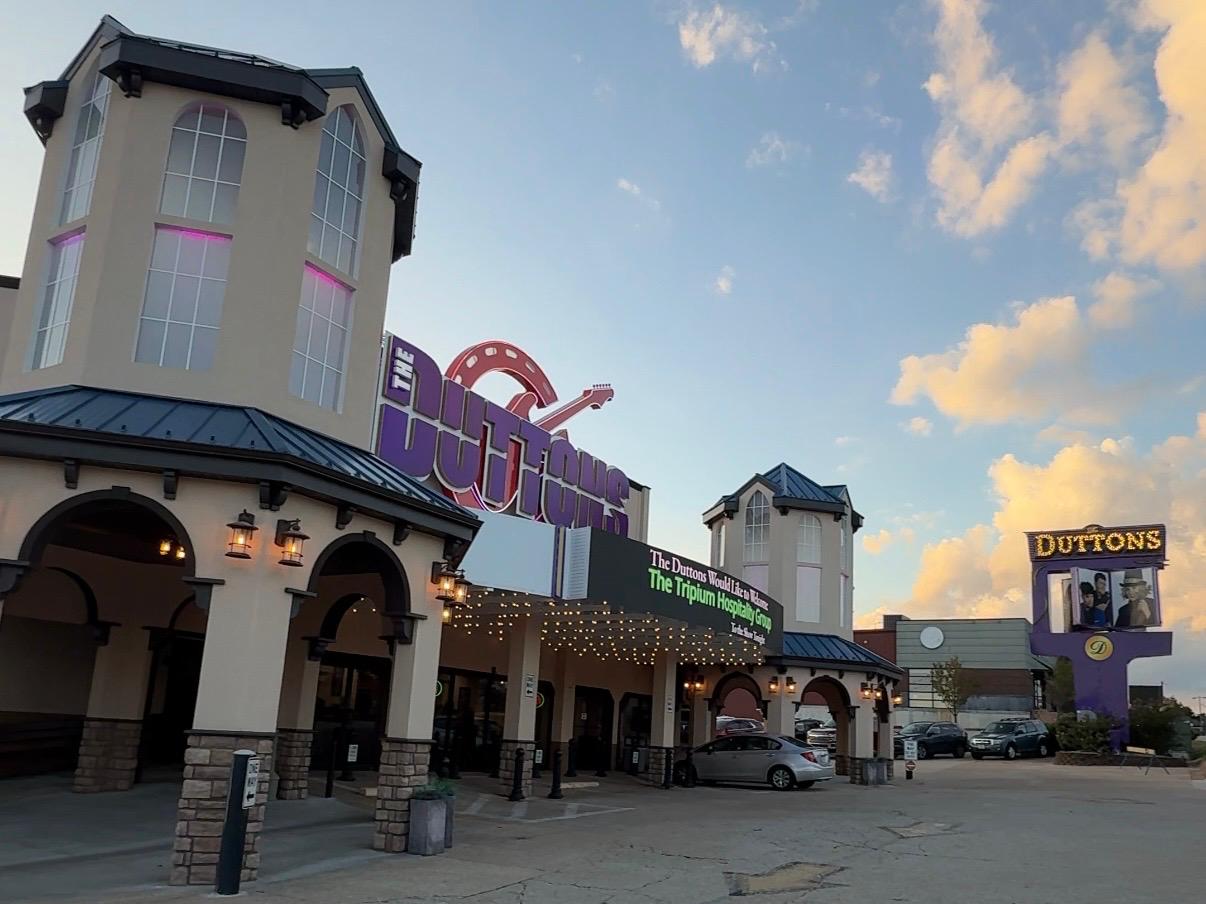 Featured image for “The Duttons Christmas Show in Branson”