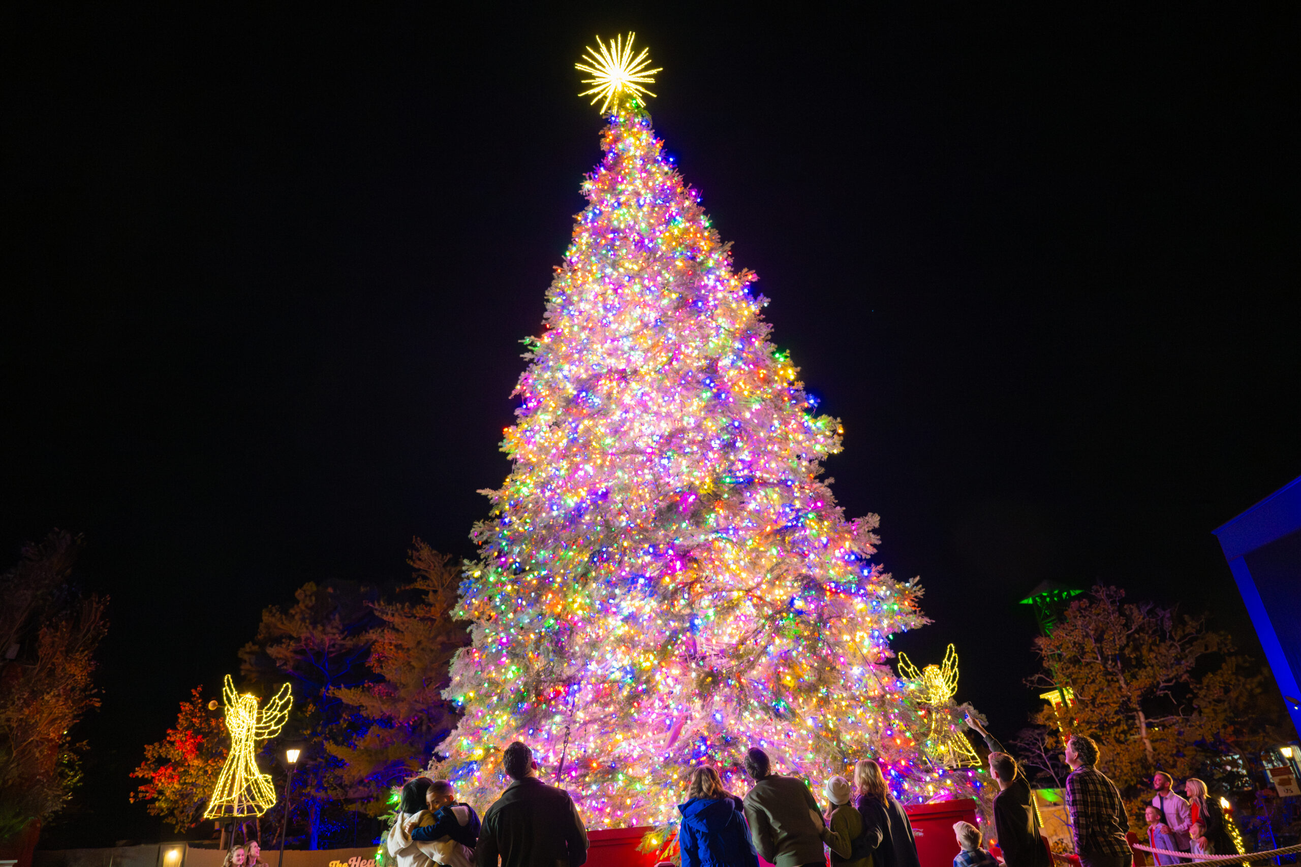Featured image for “Romantic Things to Do in Branson at Christmas”