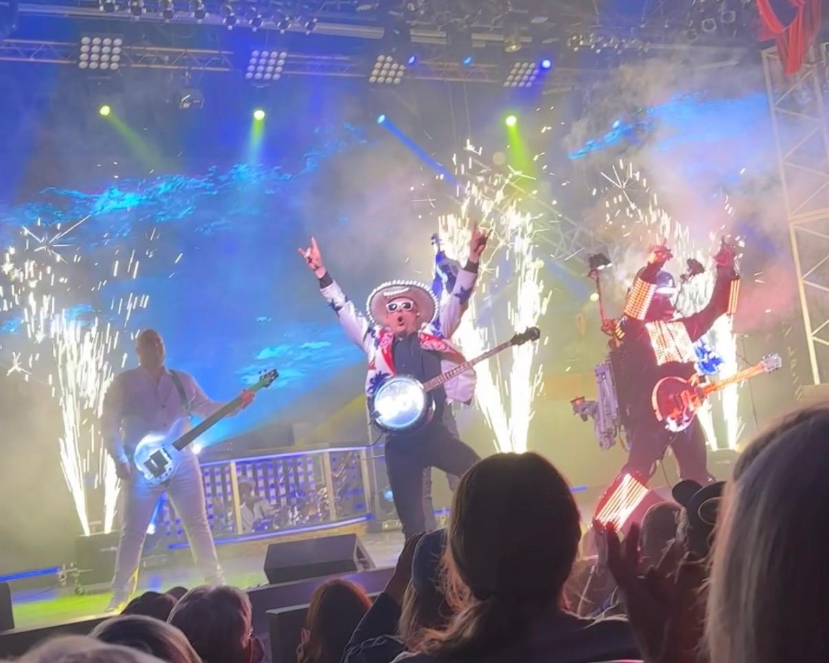 Featured image for “The Haygoods Christmas Show in Branson: Is It Worth It?”